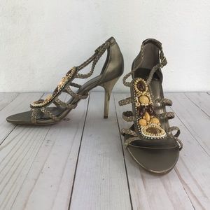 BCBGenerarion wood beaded strap mirror heels 6 1/2